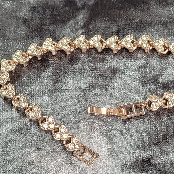 Rose Gold Heart Shaped  Bracelet - Picture 7 of 8